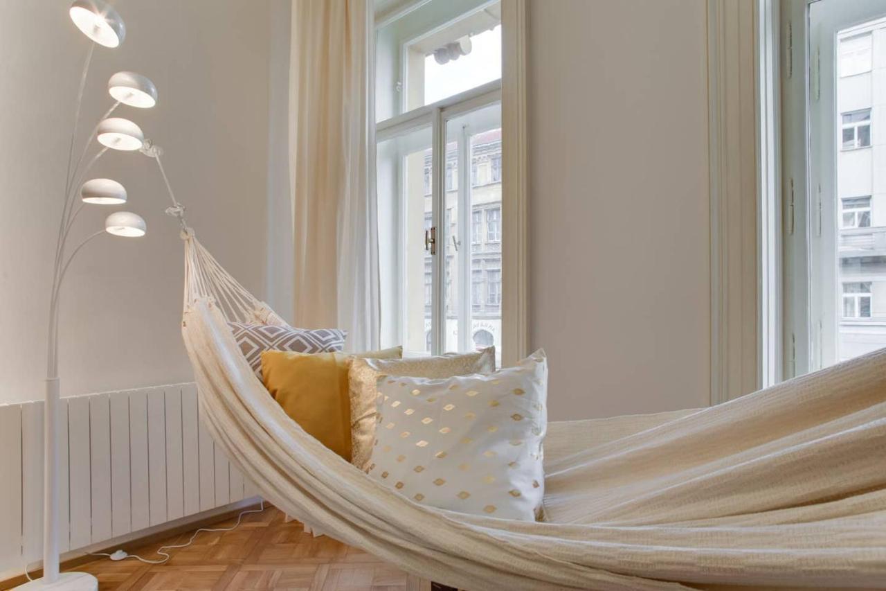 Bright Prague Na Porici Apartment Exterior photo